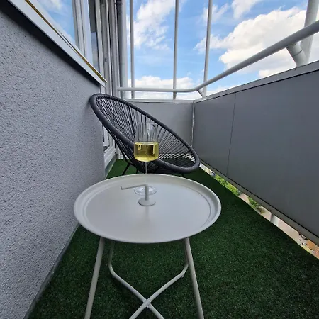 Messeblick - Lift Parkplatz - Contaktless Check In Appartement Hannover Buitenkant foto